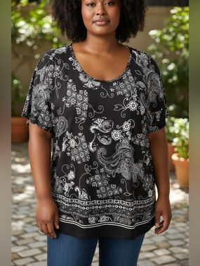 Plus-Size Black Paisley Short-Sleeve Tee – Everyday Ease
